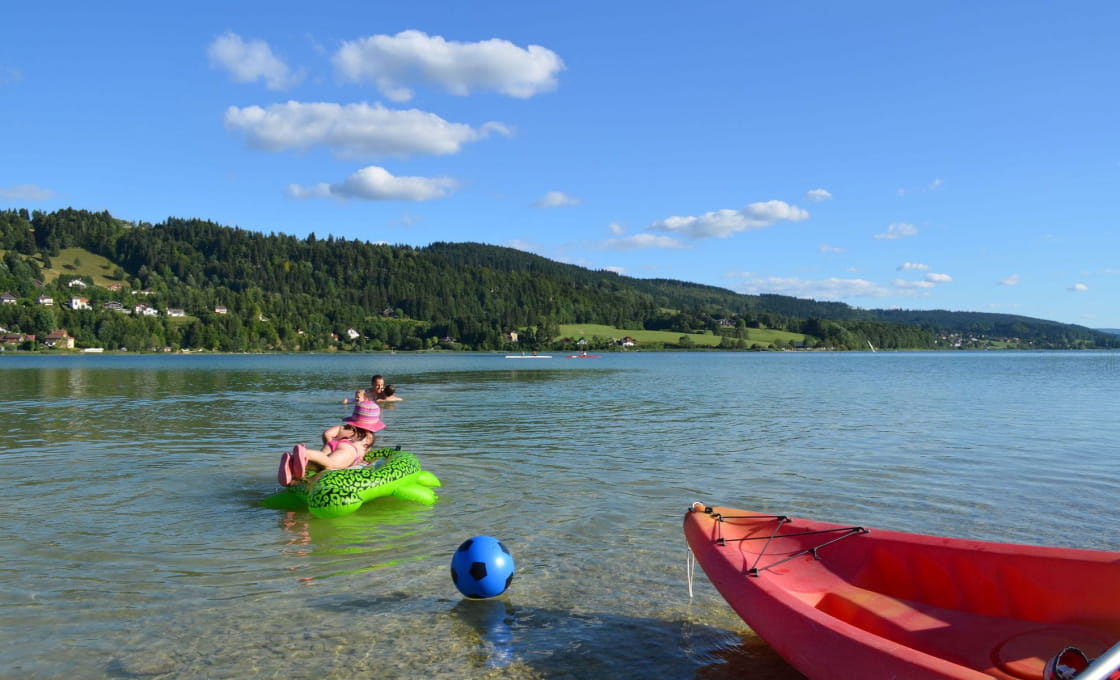 Zwemmen In De Zomer | Montagnes Du Jura