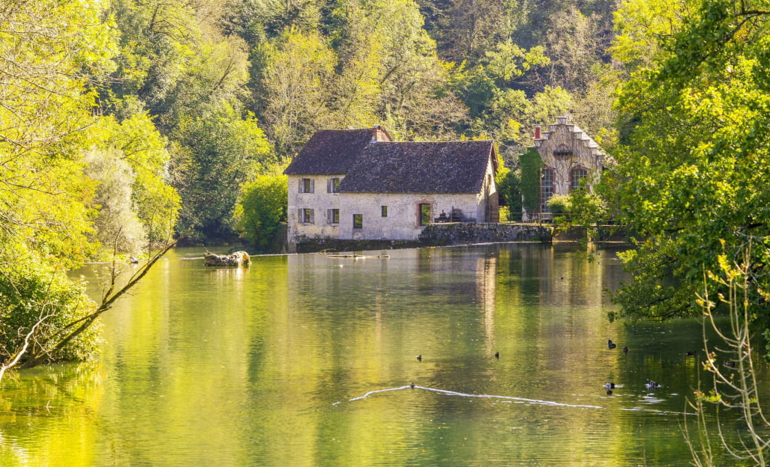 File:Alaise, belvédère sur la vallée du Lison.jpg - Wikimedia Commons