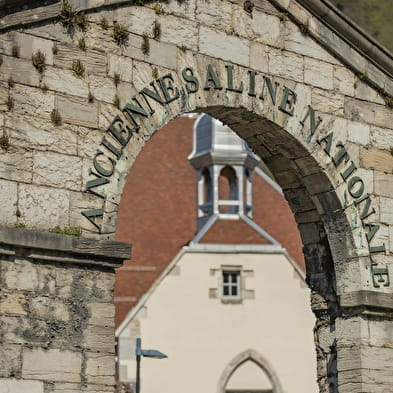 Visite du chantier de reconstruction d'une charpente du XVe siècle