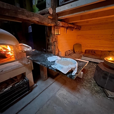 Raquettes nocturne et fondue jurassienne à l'écurie de l'Etala