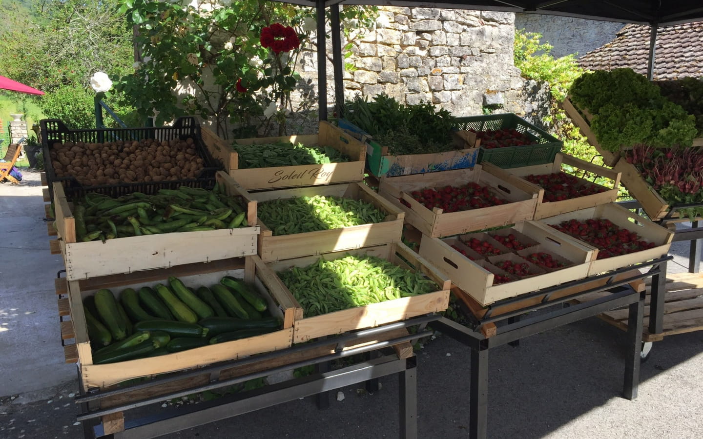 Le marché de Buffard: artisans et producteurs