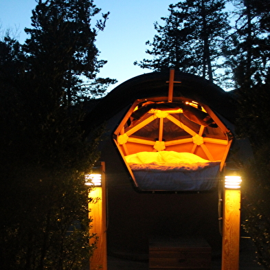 Duo : Wigwam et Dodôme étoilé des Géorennes