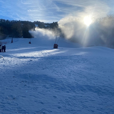 Visite de la salle des enneigeurs à Terre Ronde