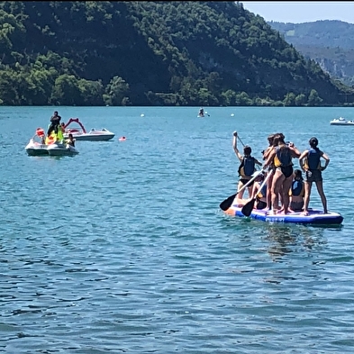 Pédalos sur le lac de Nantua