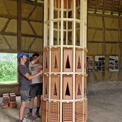 Ferme de la Forêt - Installation duo Barreau et Charbonnet